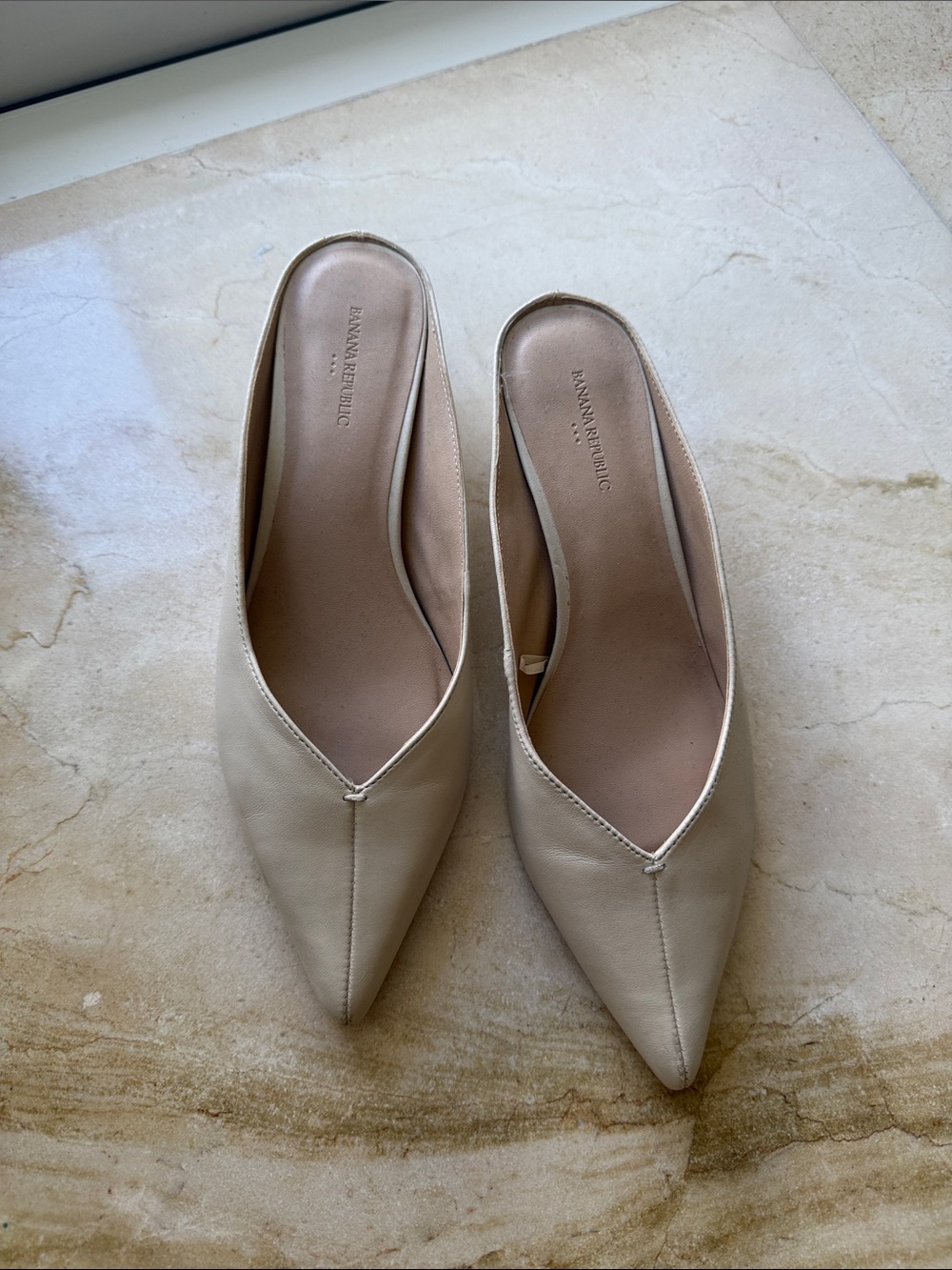 Banana Republic Cream Pointed-Toe Slide Mules